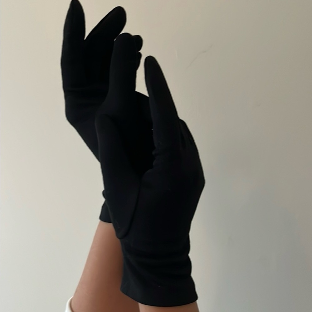 VINTAGE Black Sleek Embroidered Gloves Sz M